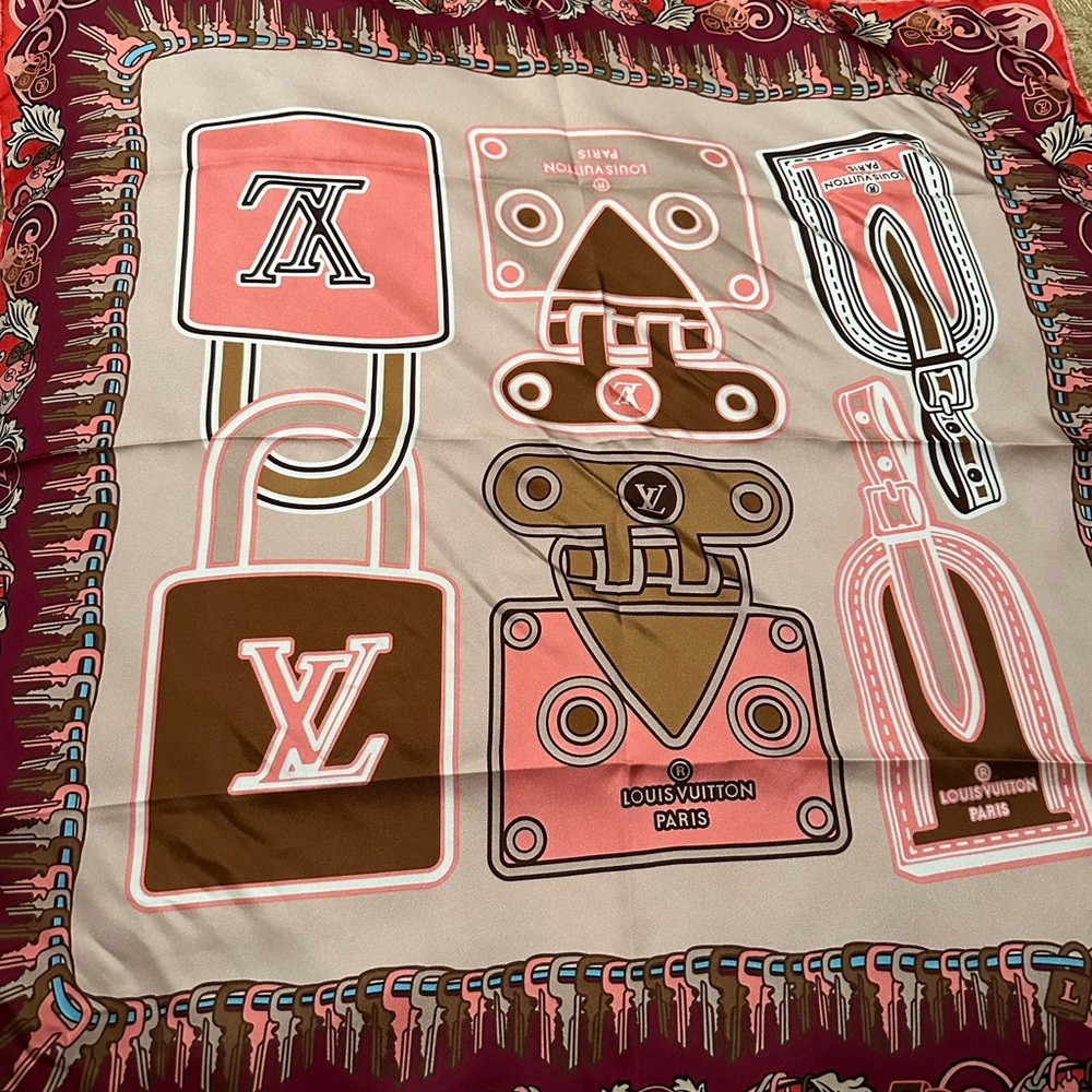 Brand new Louis Vuitton Scarf